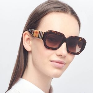 BLACK BURBERRY MYRTLE SUNGLASSES